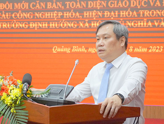 Ông Vũ Đại Thắng - Bí thư Tỉnh ủy Quảng Bình nhấn mạnh các nhiệm vụ cần thực hiện giai đoạn tới. Ông Vũ Đại Thắng - Bí thư Tỉnh ủy Quảng Bình nhấn mạnh các nhiệm vụ cần thực hiện giai đoạn tới.
