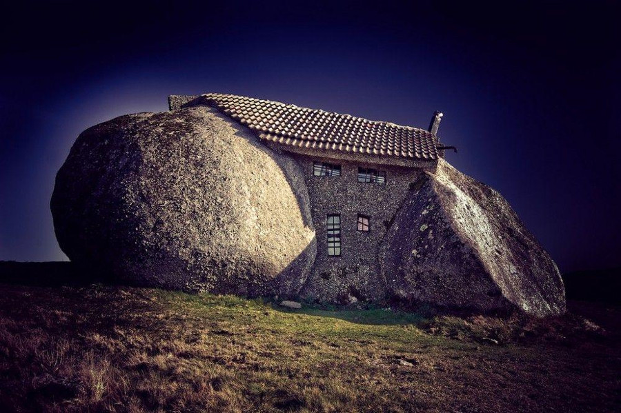 Bên trong Stone House là một bảo tàng nhỏ. Ảnh: Pinterest. Bên trong Stone House là một bảo tàng nhỏ. Ảnh: Pinterest.