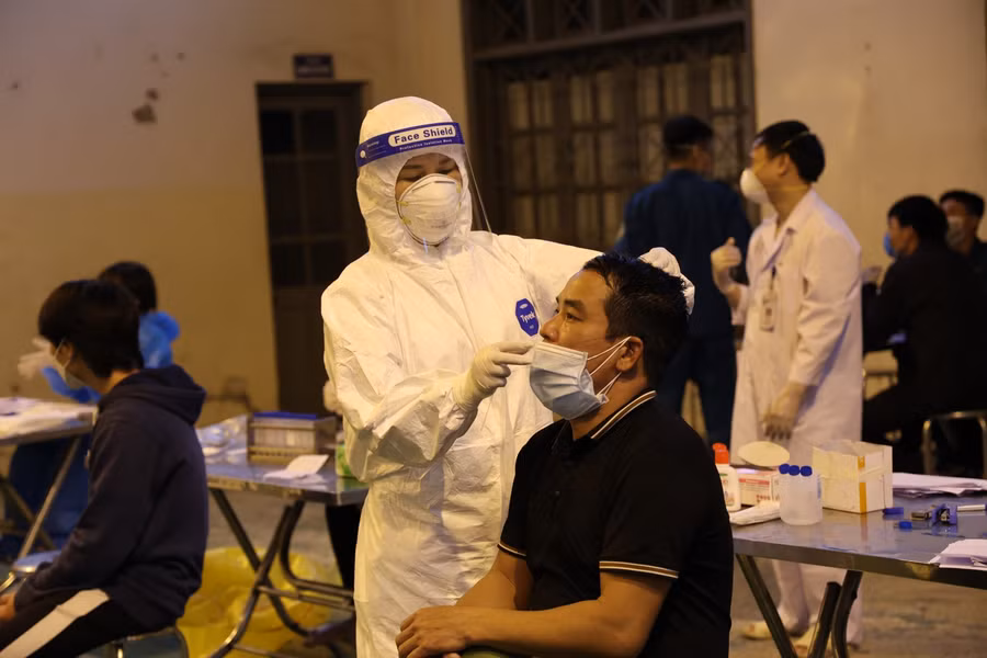 Chợ vải lớn nhất miền Bắc có F0, xét nghiệm 4.500 hộ kinh doanh ảnh 9