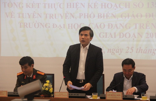 Ông Bùi Văn Linh phát biểu tại Hội nghị