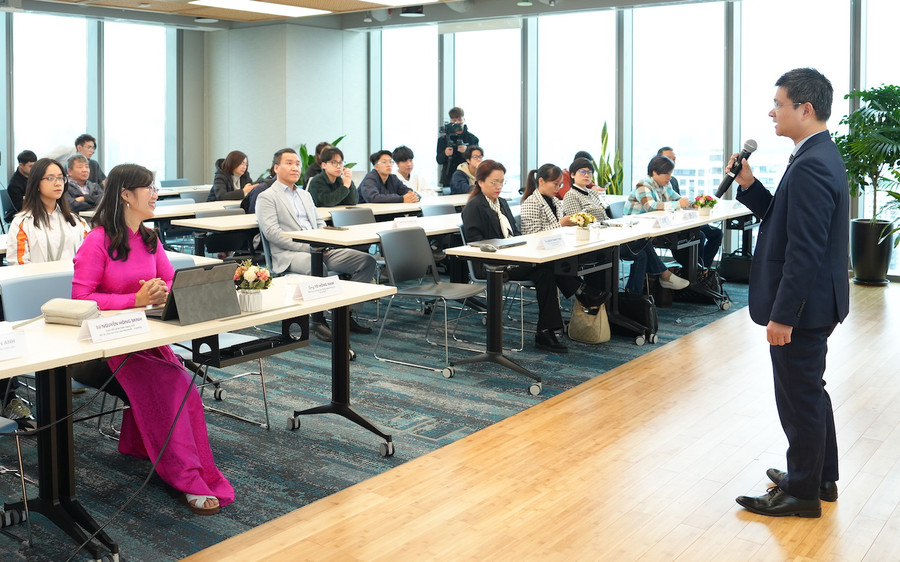 Phó Cục trưởng Tô Hồng Nam phát biểu tại buổi Lễ phát động Cuộc thi Imagine Cup Junior 2024. Phó Cục trưởng Tô Hồng Nam phát biểu tại buổi Lễ phát động Cuộc thi Imagine Cup Junior 2024.