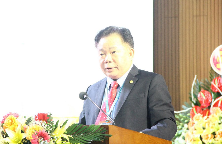 NGND.PGS.TS Nguyễn Trọng Cơ – Giám đốc Học viện Tài chính phát biểu tại Lễ khai giảng hệ ĐH chính quy khóa 60. NGND.PGS.TS Nguyễn Trọng Cơ – Giám đốc Học viện Tài chính phát biểu tại Lễ khai giảng hệ ĐH chính quy khóa 60.