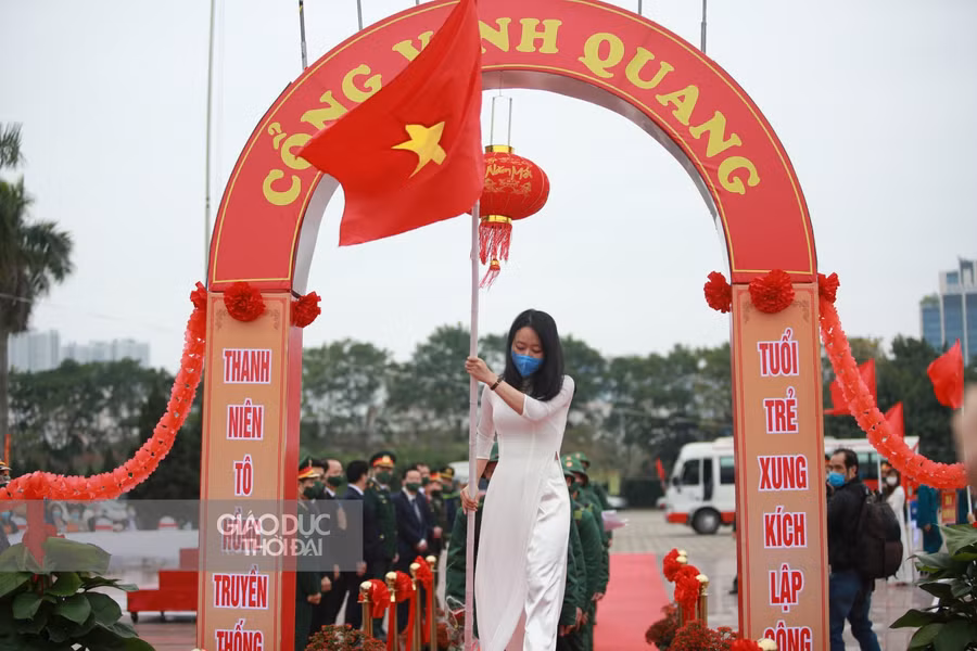 Điểm nổi bật trong công tác tuyển quân năm 2021 là công tác chính sách hậu phương quân đội nhằm động viên tinh thần công dân lên đường nhập ngũ được các địa phương đặc biệt quan tâm, với 3.299 suất quà, 401 sổ tiết kiệm… được trao tặng cho thanh niên trúng tuyển nghĩa vụ quân sự.