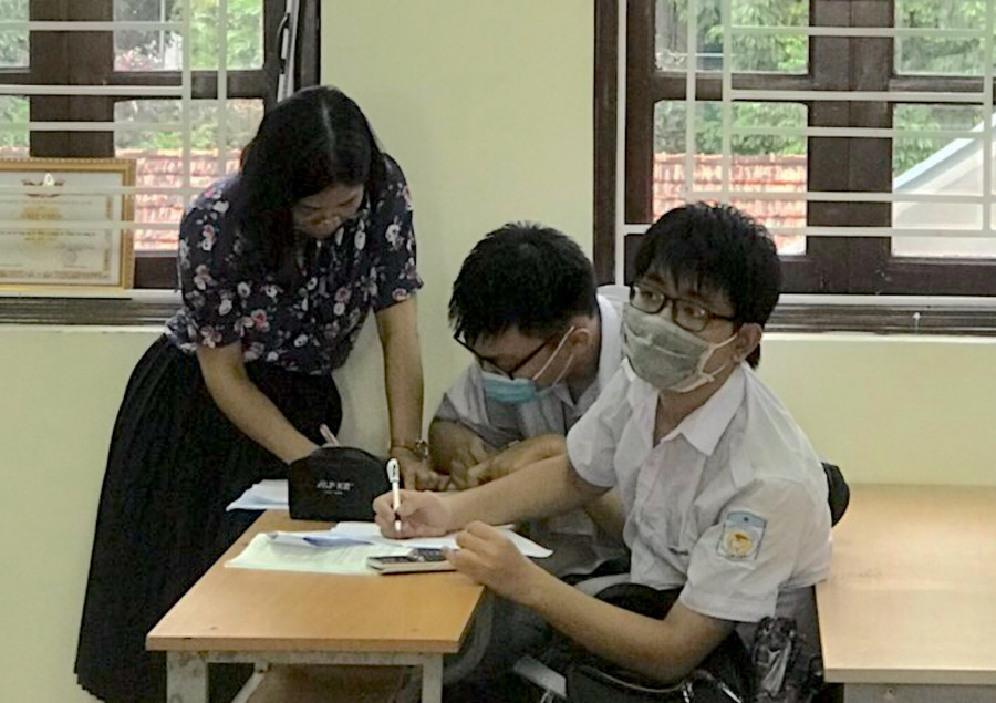 Giáo viên theo dõi sát để kịp thời bồi dưỡng kiến thức cho HS đáp ứng yêu cầu.