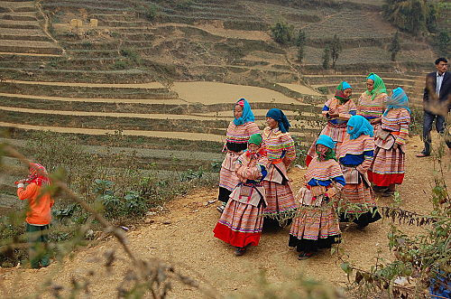 Phụ nữ H’Mông chảy hội Gầu Tào
