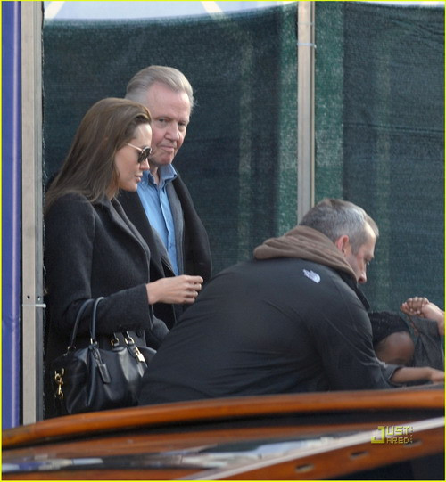 Đại gia đình Angelina Jolie và Jon Voight đoàn tụ ảnh 6