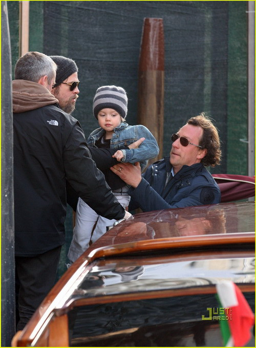 Đại gia đình Angelina Jolie và Jon Voight đoàn tụ ảnh 3