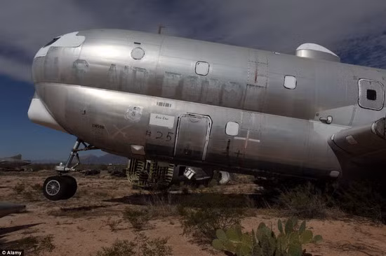 One of the reasons why the aircraft are kept here is because in the desert there is low humidity and rainfall which means very little rust occurs Read more: http://www.dailymail.co.uk/news/article-1253068/Massive-22billion-air-force-scrap-yard-revealed-high-resolution-Google-Earth.html#ixzz0gNf9Kx7q