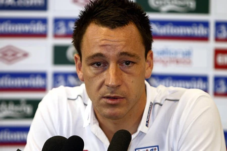 John Terry bị tước băng đội trưởng ĐT Anh