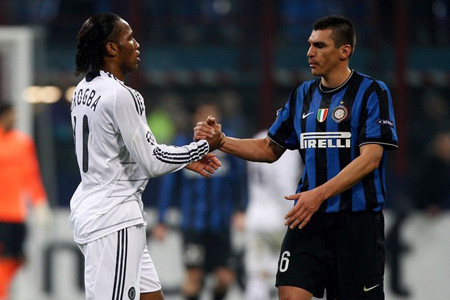  Inter Milan (phải) có lợi thế đáng kể trước Chelsea ở trận đấu lượt về 