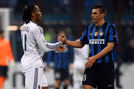  Inter Milan (phải) có lợi thế đáng kể trước Chelsea ở trận đấu lượt về 