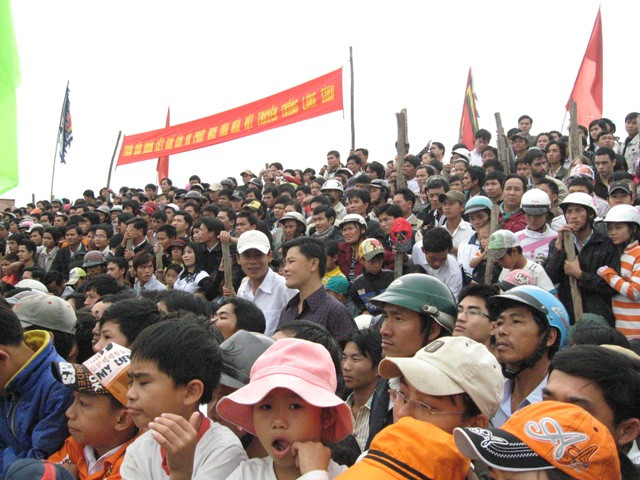 Tưng bừng lễ hội vật làng Sình ảnh 6