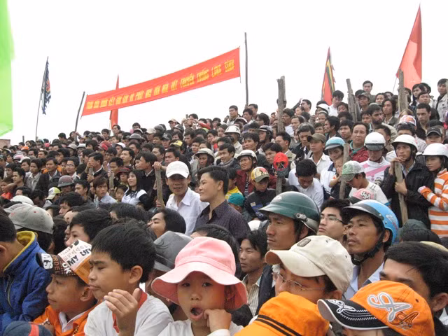 Tưng bừng lễ hội vật làng Sình ảnh 6