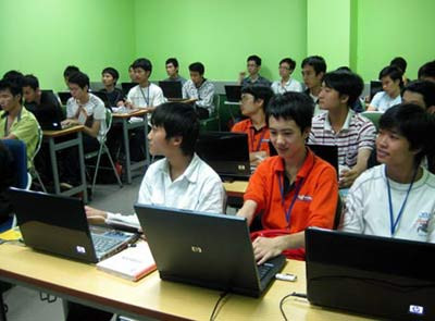 Đổi mới quản lý giáo dục ĐH là khâu đột phá để nâng cao chất lượng và phát triển toàn diện giáo dục ĐH Đổi mới quản lý giáo dục ĐH là khâu đột phá để nâng cao chất lượng và phát triển toàn diện giáo dục ĐH