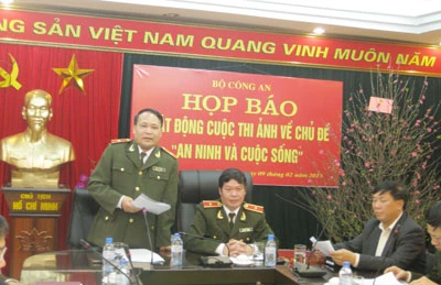 Phát động cuộc thi ảnh &quot;Vì an ninh và cuộc sống&quot;