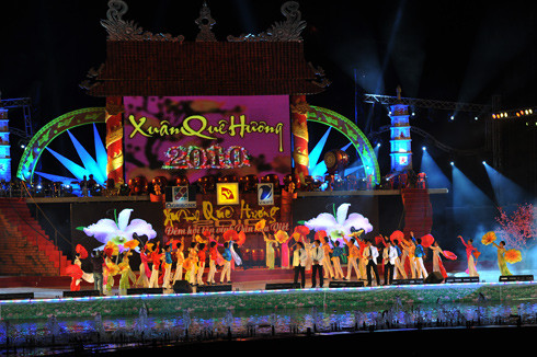 Biểu diễn văn nghệ Biểu diễn văn nghệ