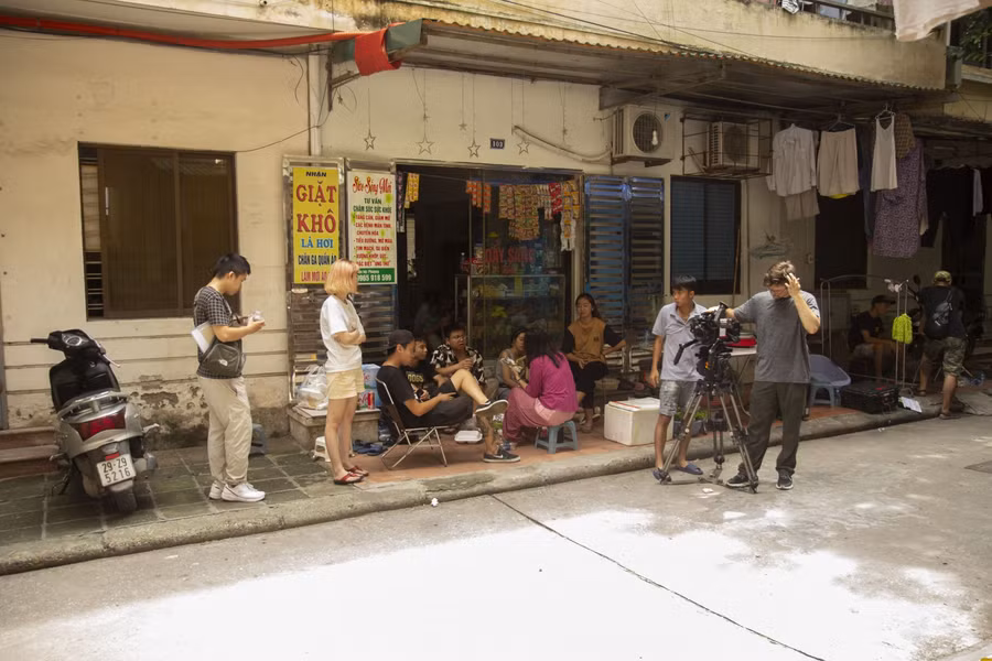 Bối cảnh chính của bộ phim là một khu tập thể tại huyện Thanh Trì - Hà Nội, (Ảnh: NVCC)