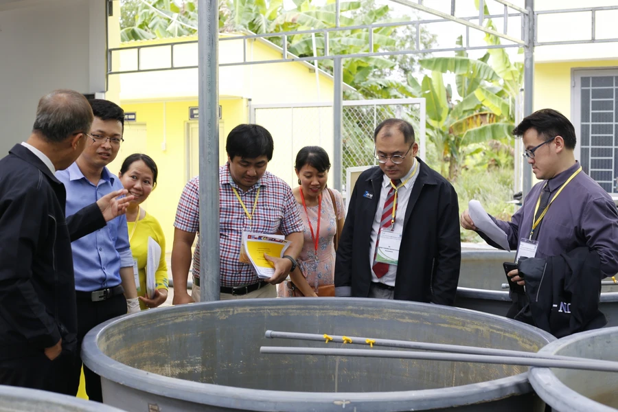 Đoàn chuyên gia đánh giá ngoài của AUN-QA (mạng lưới các trường đại học Đông Nam Á) đến làm việc tại trường (ảnh trong bài chụp thời điểm chưa giãn cách vì Covid-19)