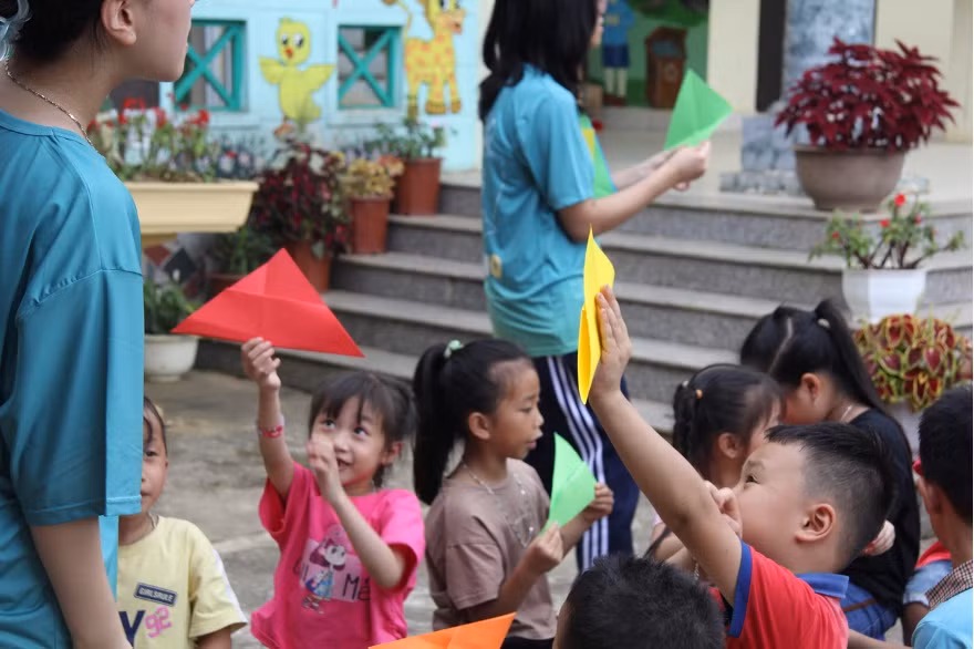 Sự kiện chính là cơ hội để mọi người dân, đặc biệt là các bạn trẻ có thể hạn chế tình trạng lãng phí tài nguyên sách, vừa có thể dọn dẹp nhà cửa gọn gàng hơn bằng việc đem những cuốn sách không còn mong muốn sử dụng đến sự kiện quyên góp.