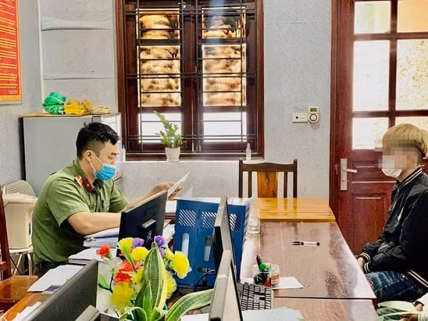 Tiktoker H.V.K. làm việc với cơ quan chức năng về nội dung clip phản cảm.