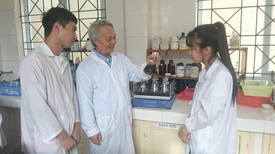 Cần có cơ chế, chính sách phù hợp tạo động lực cho KHCN trong trường đại học. Cần có cơ chế, chính sách phù hợp tạo động lực cho KHCN trong trường đại học.