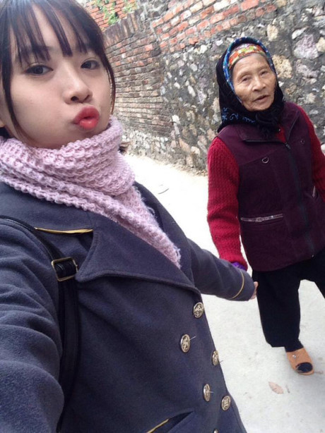 Những khoảnh khắc ông bà thay cha mẹ khiến ai cũng xúc động - Ảnh 3 Nhung khoanh khac ong ba thay cha me khien ai cung xuc dong - Anh 3