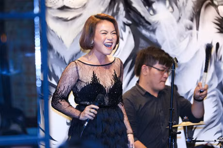 Hai Yen Idol thang hoa voi nhung 