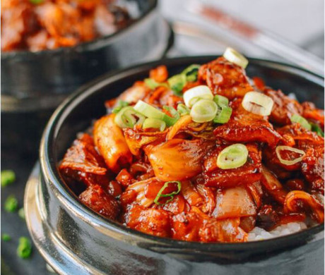 Cách làm thịt ba chỉ rim kim chi thơm ngon ngày lạnh - Ảnh 1 Cach lam thit ba chi rim kim chi thom ngon ngay lanh - Anh 1