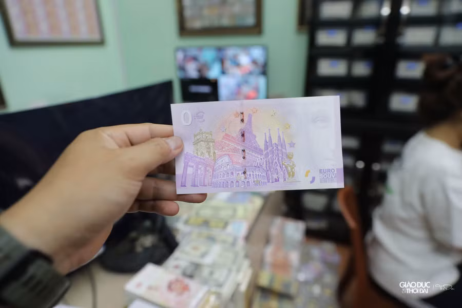 ...được ủy quyền bởi Ngân hàng Trung ương Châu Âu đánh số 0 nhận diện.