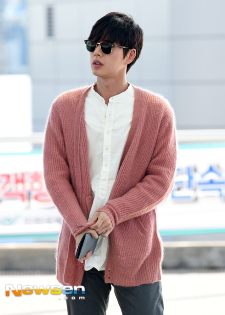 Gu thời trang sân bay ấn tượng nhất của mỹ nam Hàn - Ảnh 10 Gu thoi trang san bay an tuong nhat cua my nam Han - Anh 10