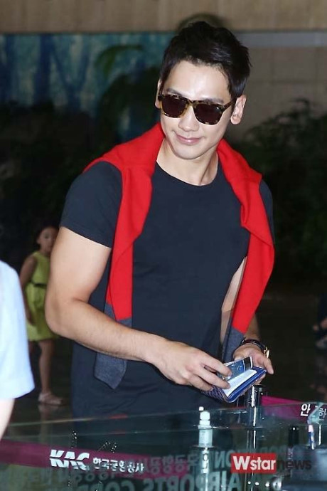 Gu thời trang sân bay ấn tượng nhất của mỹ nam Hàn - Ảnh 4 Gu thoi trang san bay an tuong nhat cua my nam Han - Anh 4