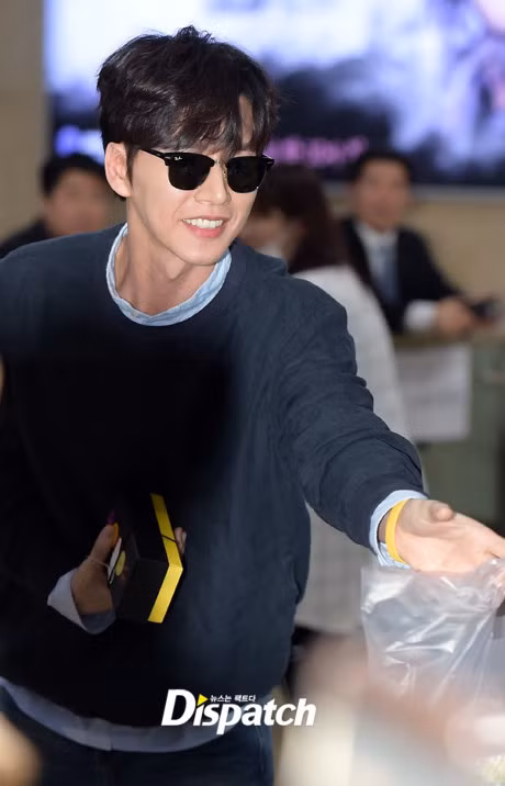 Gu thoi trang san bay an tuong nhat cua my nam Han - Anh 11