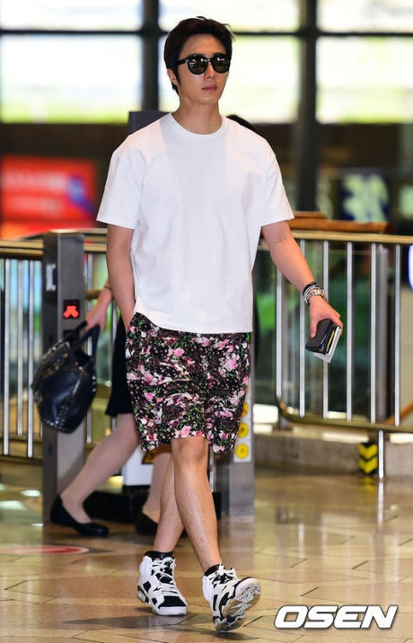 Gu thời trang sân bay ấn tượng nhất của mỹ nam Hàn - Ảnh 17 Gu thoi trang san bay an tuong nhat cua my nam Han - Anh 17