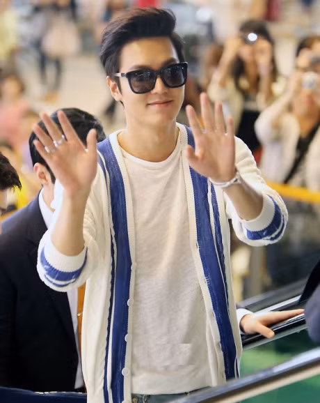 Gu thoi trang san bay an tuong nhat cua my nam Han - Anh 24