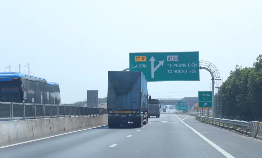 Từ khi đưa vào khai thác, cao tốc Cam Lộ - La Sơn bộc lộ một số bất cập, xảy ra nhiều vụ TNGT.