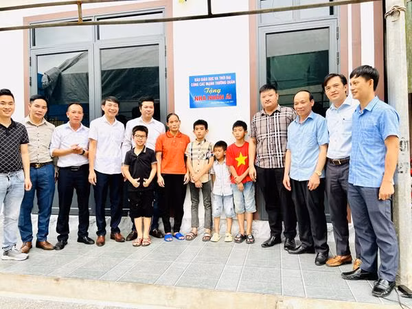 Với ngôi nhà mới góp phần giúp các em có điều kiện học tập tốt hơn.