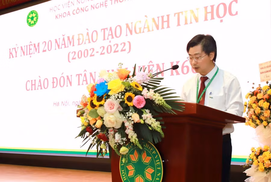 TS Nguyễn Công Tiệp – Trưởng khoa Công nghệ thông tin phát biểu tại buổi lễ.