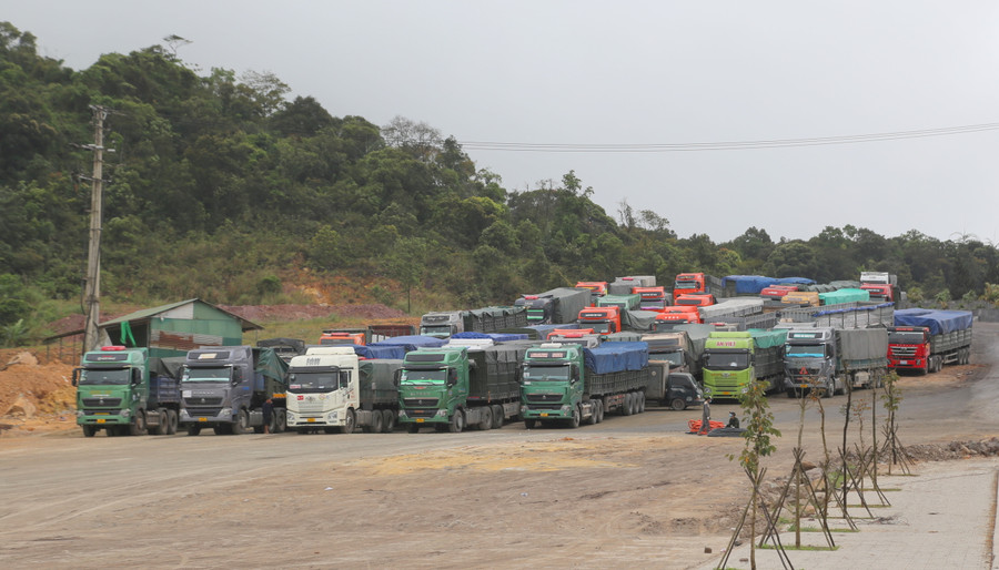 Các phương tiện chờ làm các thủ tục nhập cảnh. Các phương tiện chờ làm các thủ tục nhập cảnh.