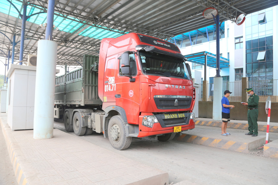 Phương tiện làm thủ tục xuất cảnh qua Lào. Phương tiện làm thủ tục xuất cảnh qua Lào.