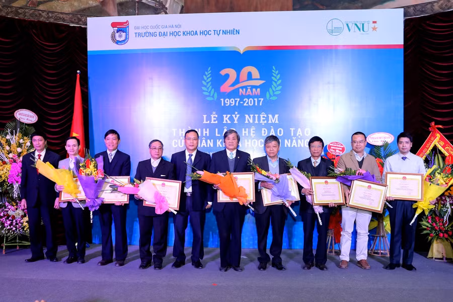 20 năm hệ đào tạo cử nhân KHTN, nền móng cho một hệ đào tạo chất lượng cao
