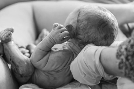 Đẻ con lần thứ 4, bà mẹ sững sờ khi phát hiện ra điều kỳ lạ này! - Ảnh 10 De con lan thu 4, ba me sung so khi phat hien ra dieu ky la nay! - Anh 10