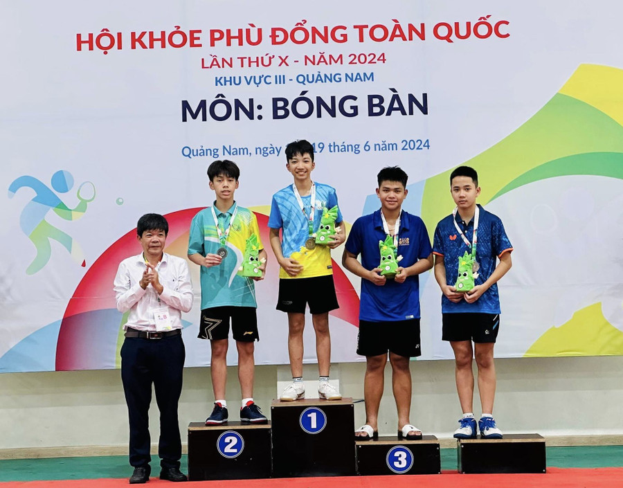 Học sinh Quảng Trị đạt thành tích cao môn bóng bàn. Học sinh Quảng Trị đạt thành tích cao môn bóng bàn.
