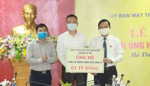 “Formosa Hà Tĩnh luôn chung tay, đồng hành cùng tỉnh Hà Tĩnh và cộng đồng trong phòng chống dịch Covid-19” ( ảnh chụp tháng 4/2020)