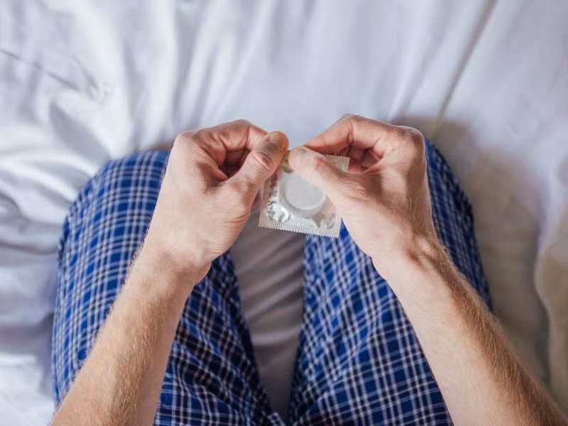 Dùng bao cao su đúng cách sẽ giúp tăng hiệu quả tránh thai