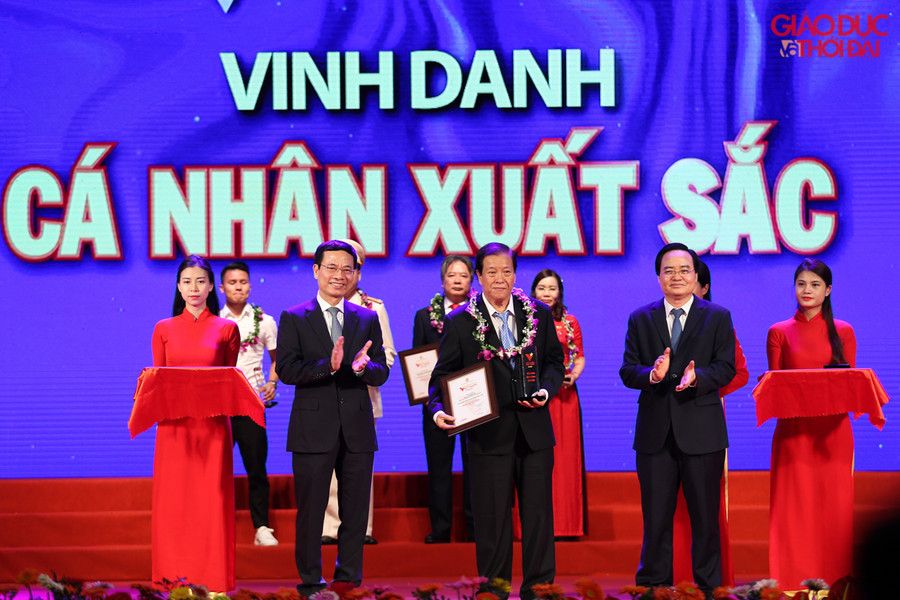 Nhà giáo Nhân dân, tiến sĩ Đỗ Hữu Tài, Hiệu trưởng Trường Đại học Lạc Hồng, tỉnh Đồng Nai