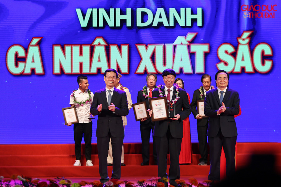 Giáo sư, tiến sĩ Nguyễn Văn Nội, Hiệu trưởng Trường Đại học Khoa học Tự nhiên, Đại học Quốc gia Hà Nội