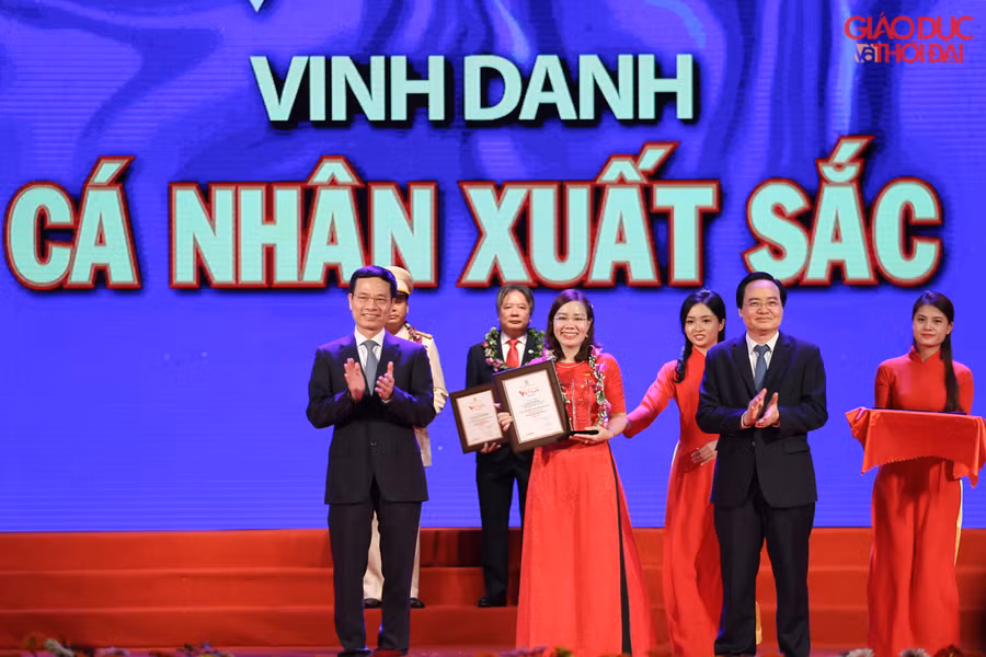 Bà Vũ Thị Việt Hoa, Hiệu trưởng Trường Tiểu học Quang Trung, TP Vũng Tàu, tỉnh Bà Rịa-Vũng Tàu