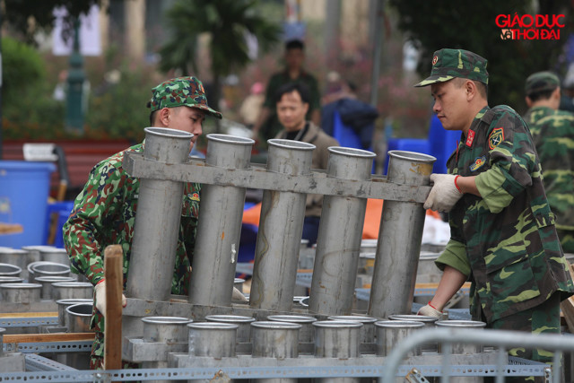 Năm 2019, 500 quả pháo đã được bắn tại đây trong 15 phút. Năm 2019, 500 quả pháo đã được bắn tại đây trong 15 phút.