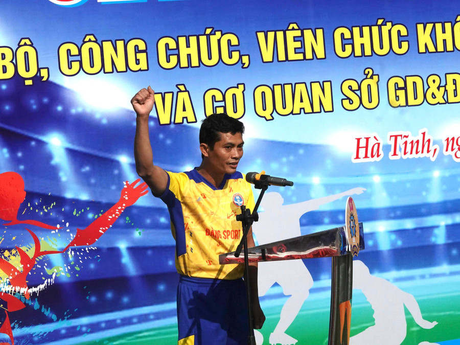 Đại diện vận động viên và ...