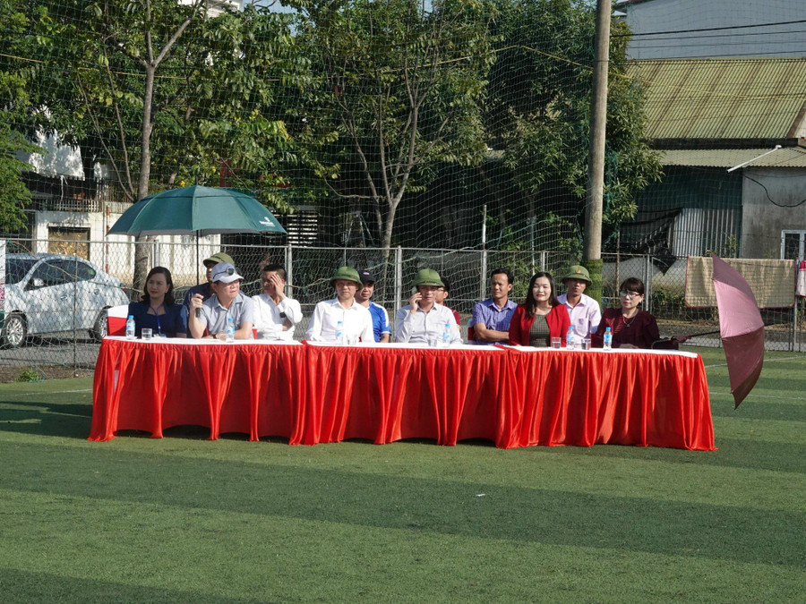 Các đại biểu tham dự lễ Khai mạc.